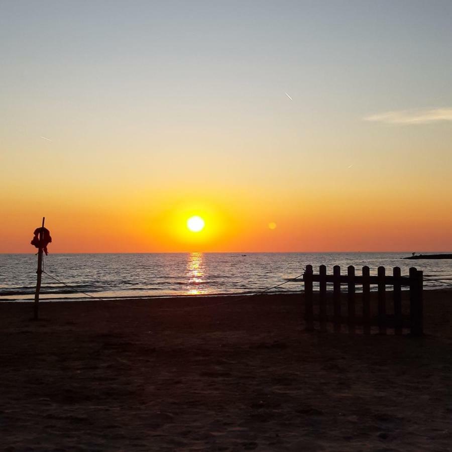 Villa Rimini - Seaview & Roman Holidays Apartments - Garden&Beach 300Mt Anzio Exterior foto